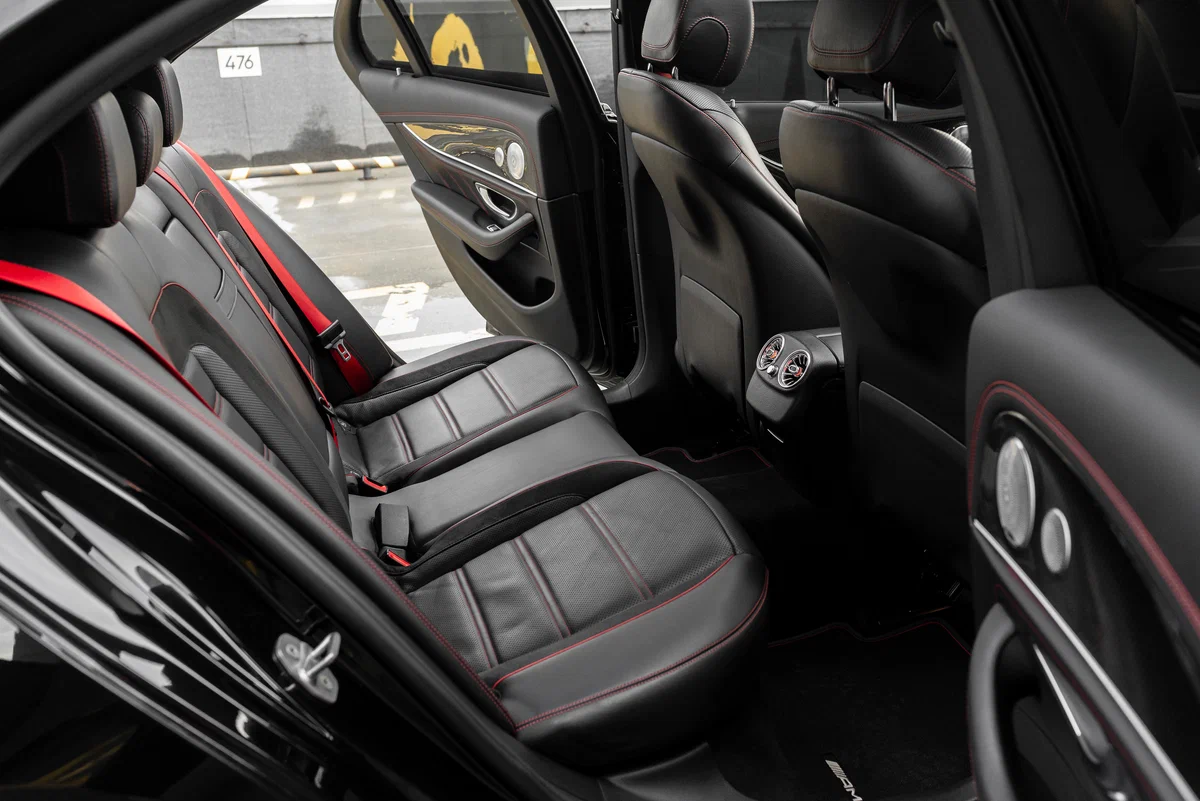 Аренда Mercedes E-klasse AMG